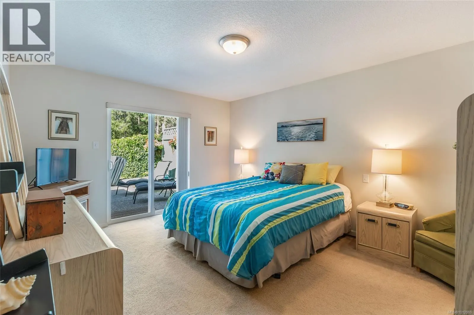 1569 Benzon Cres