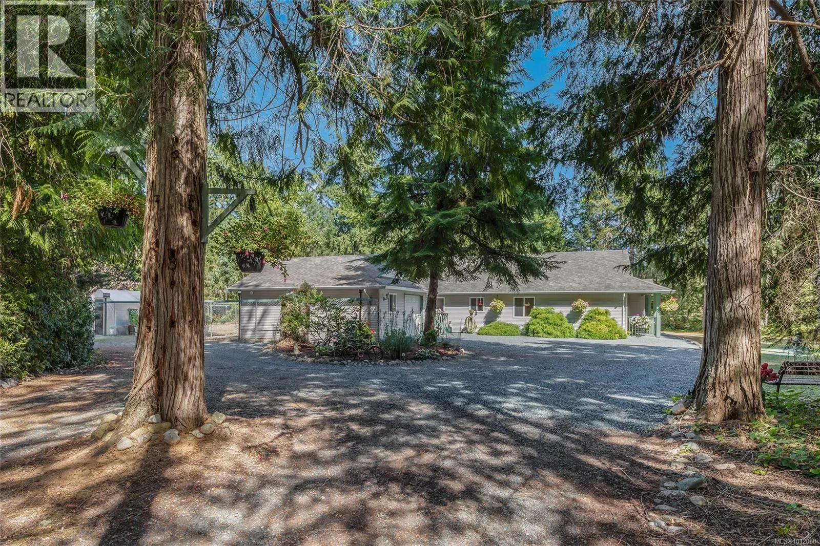 1569 Benzon Cres