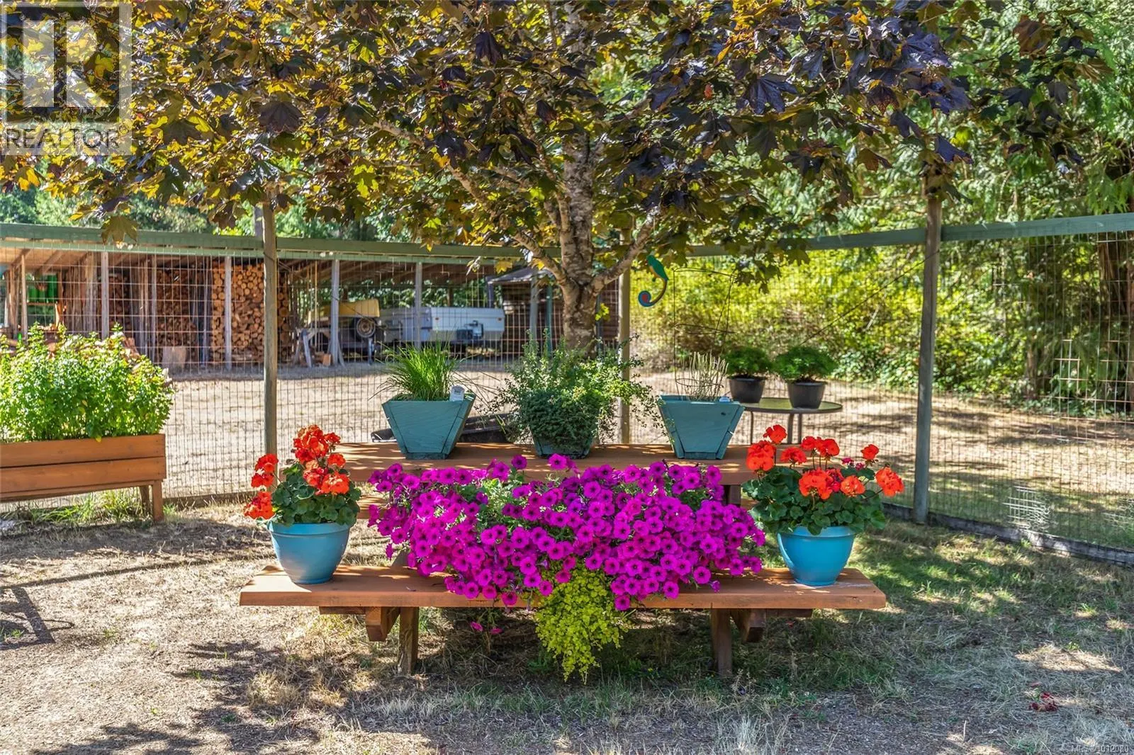 1569 Benzon Cres