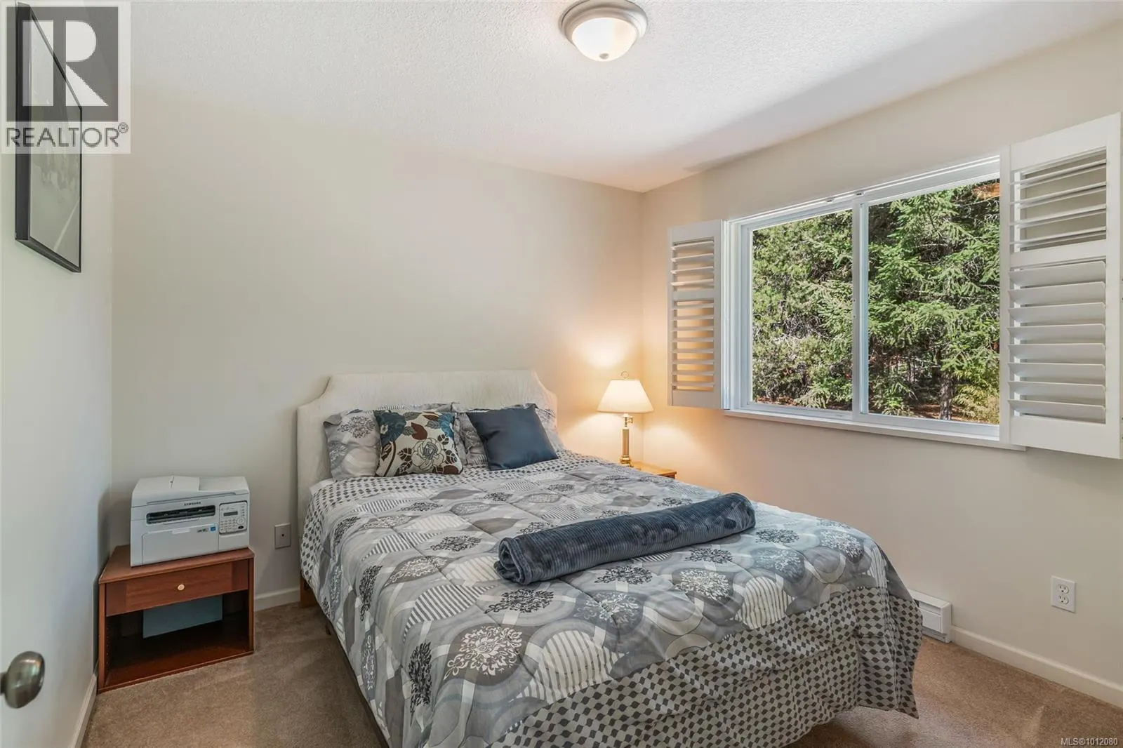 1569 Benzon Cres
