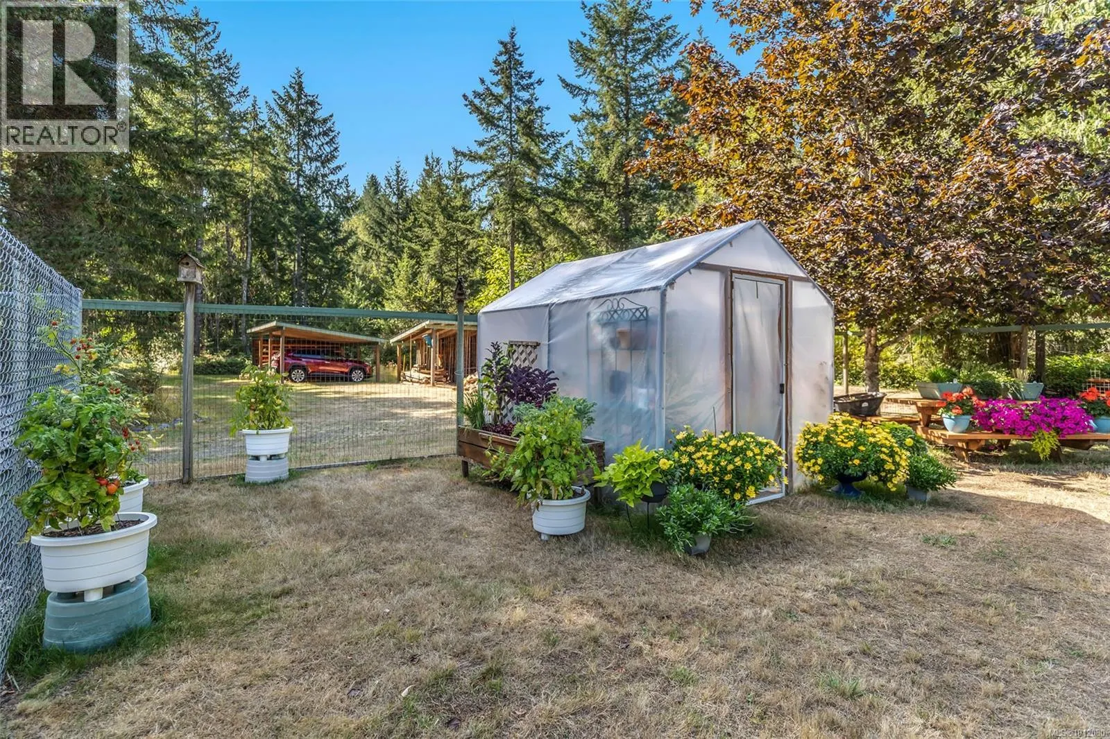 1569 Benzon Cres