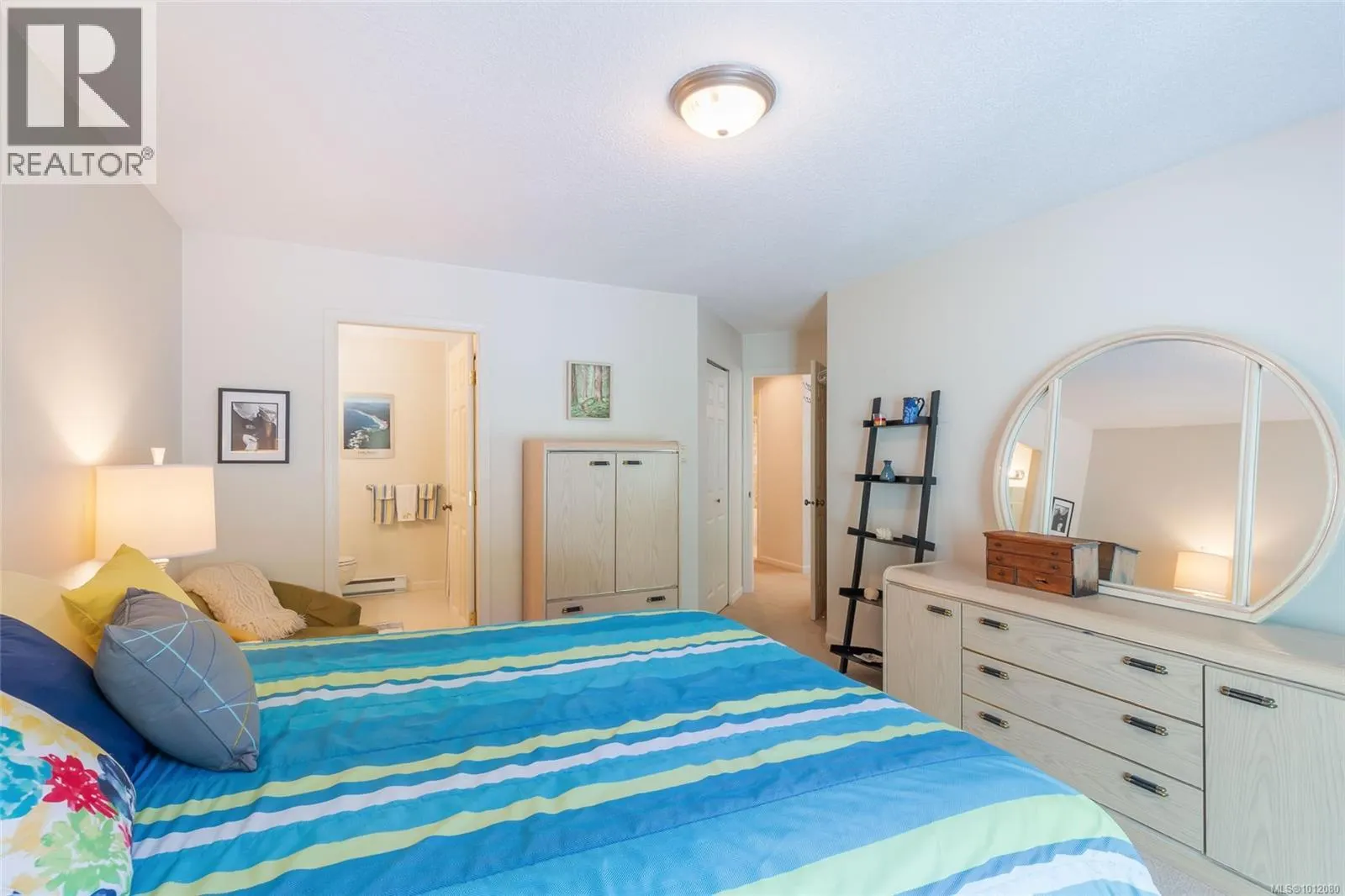 1569 Benzon Cres