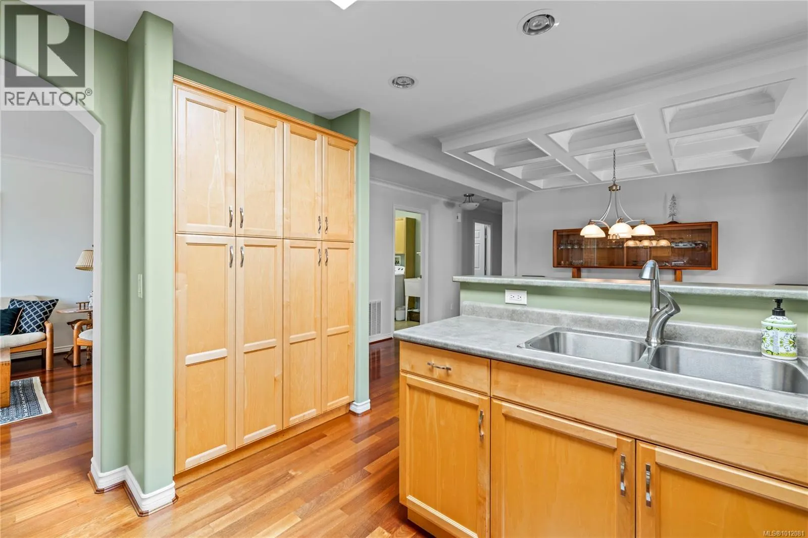 3864 Honey Locust Dr
