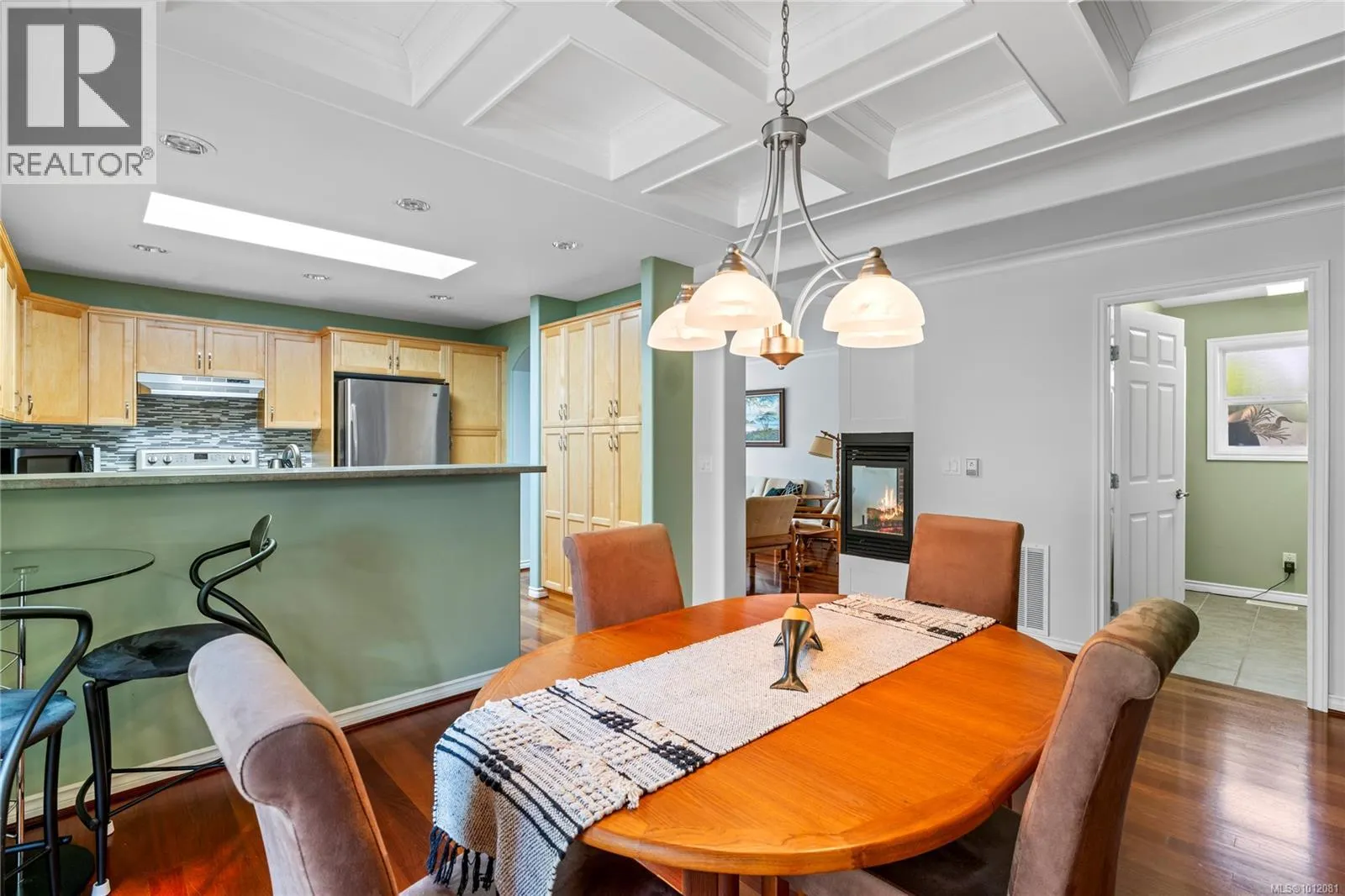 3864 Honey Locust Dr