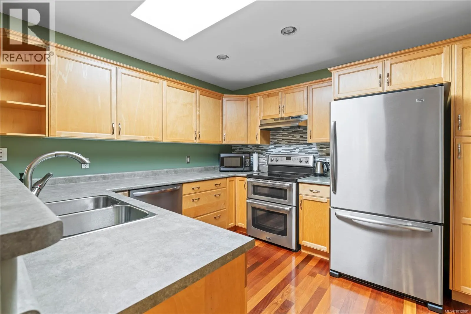 3864 Honey Locust Dr