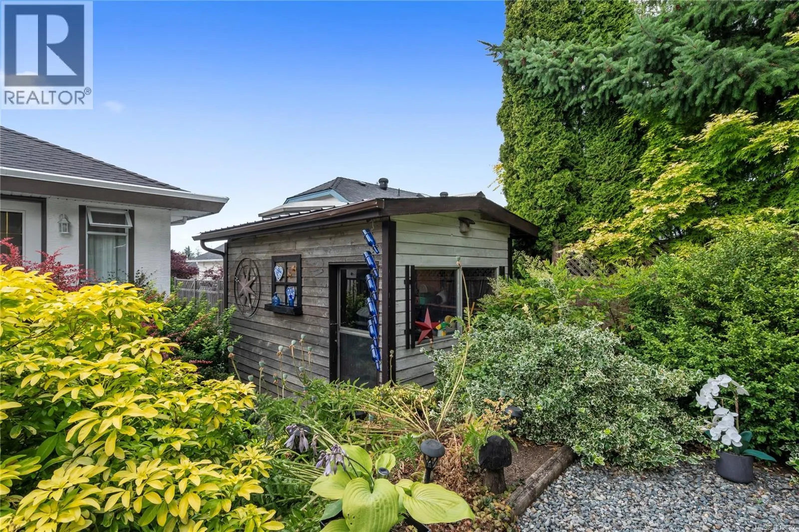 1072 Roberton Blvd