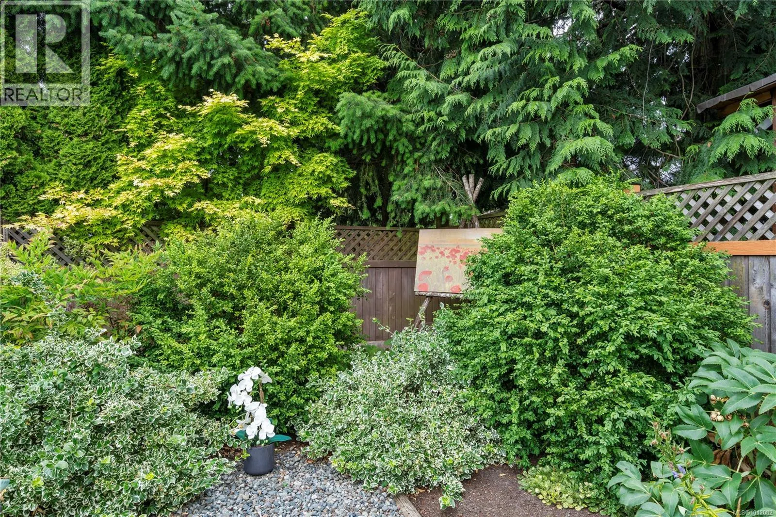 1072 Roberton Blvd