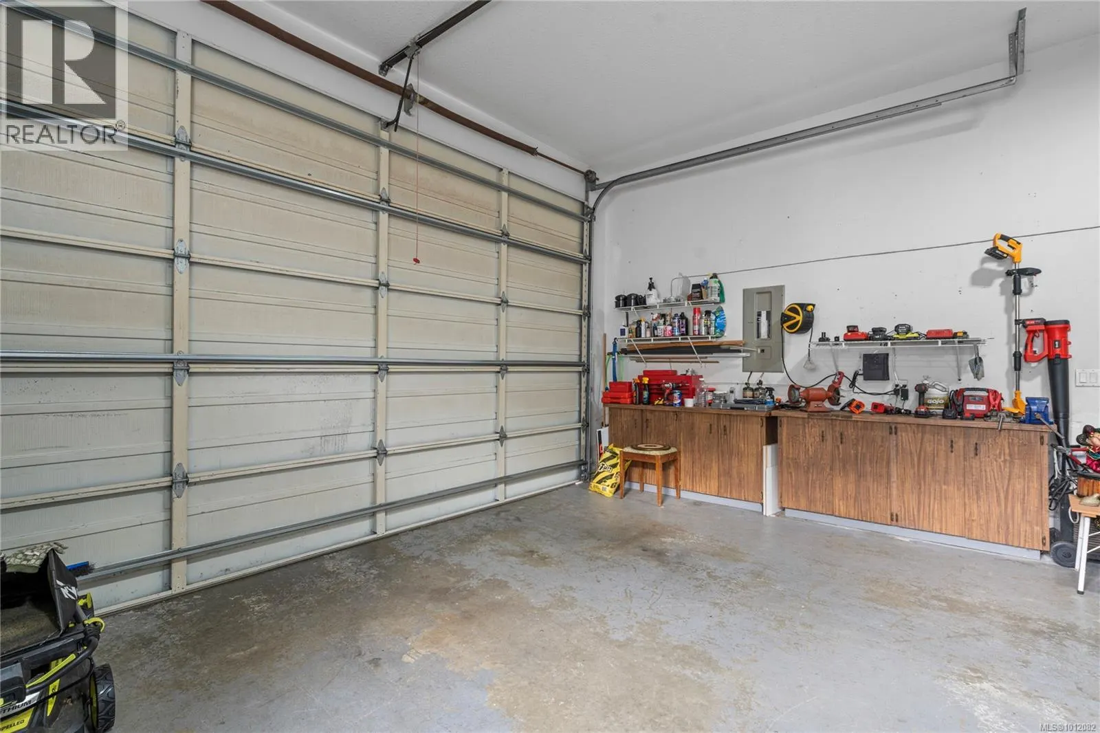 1072 Roberton Blvd