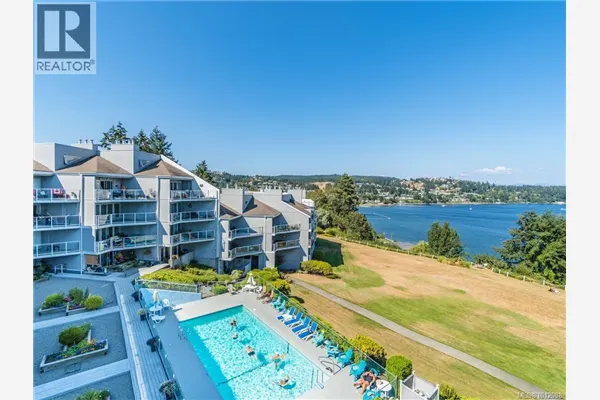 602 2560 Departure Bay Rd