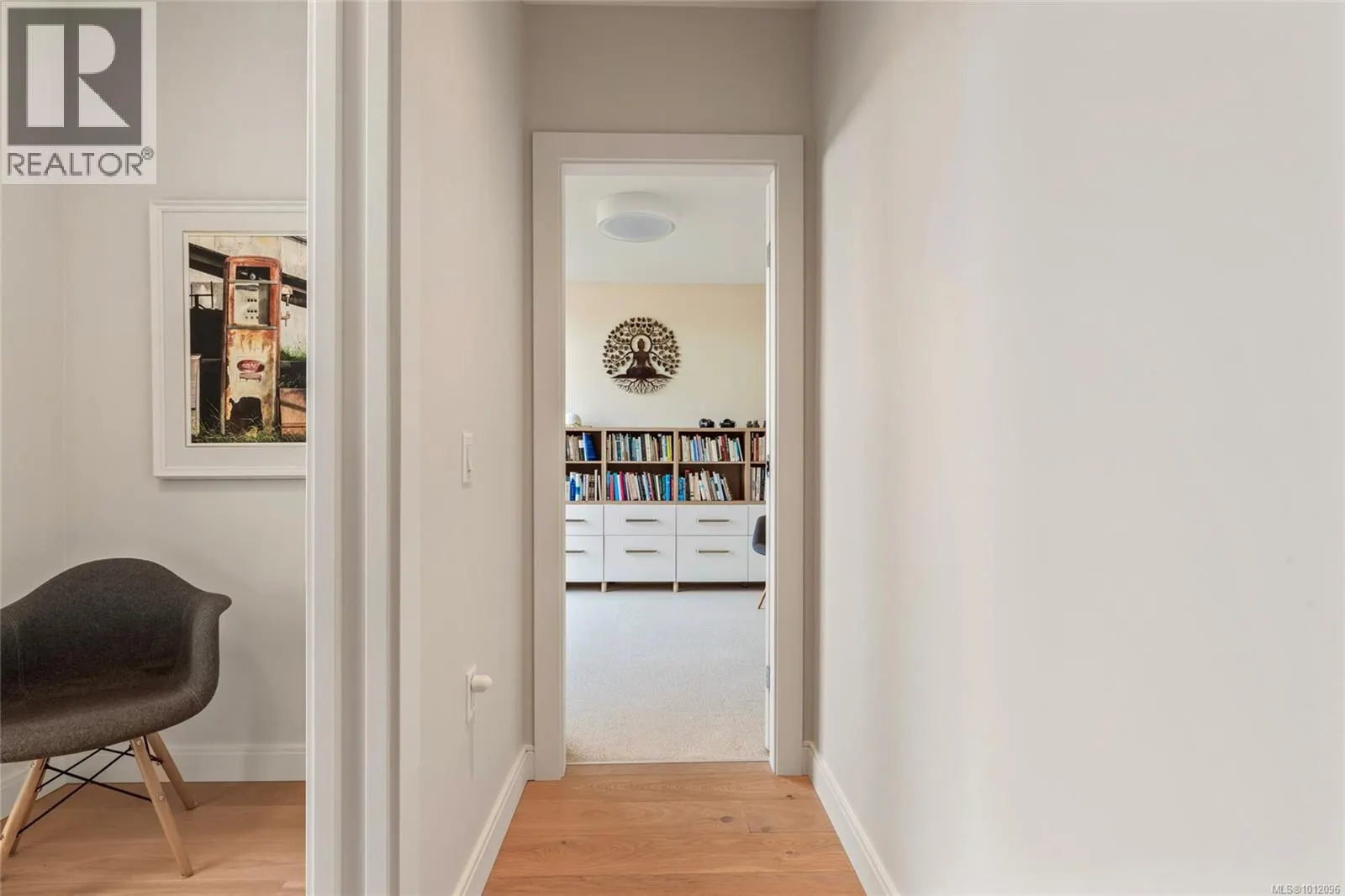 301 1916 Oak Bay Ave