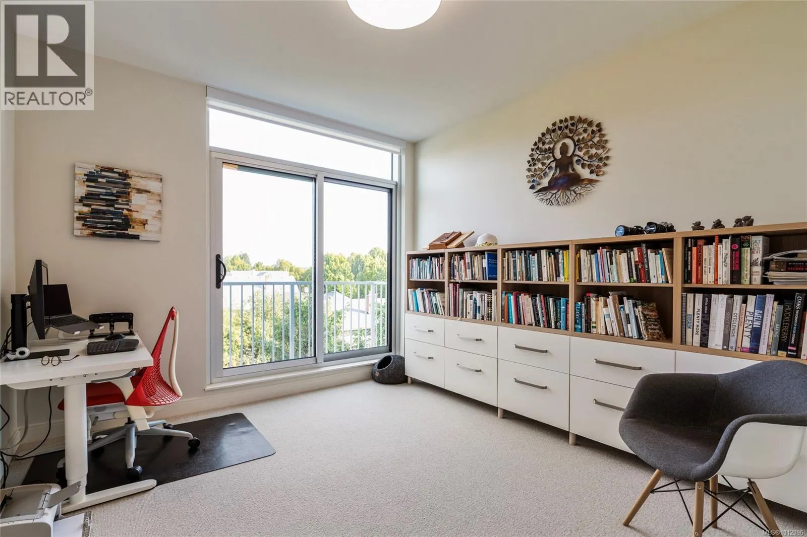 301 1916 Oak Bay Ave