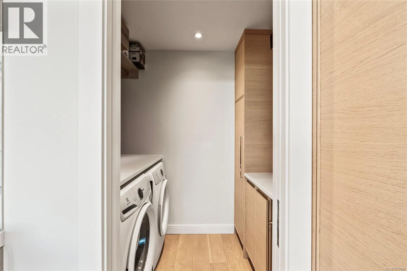 301 1916 Oak Bay Ave