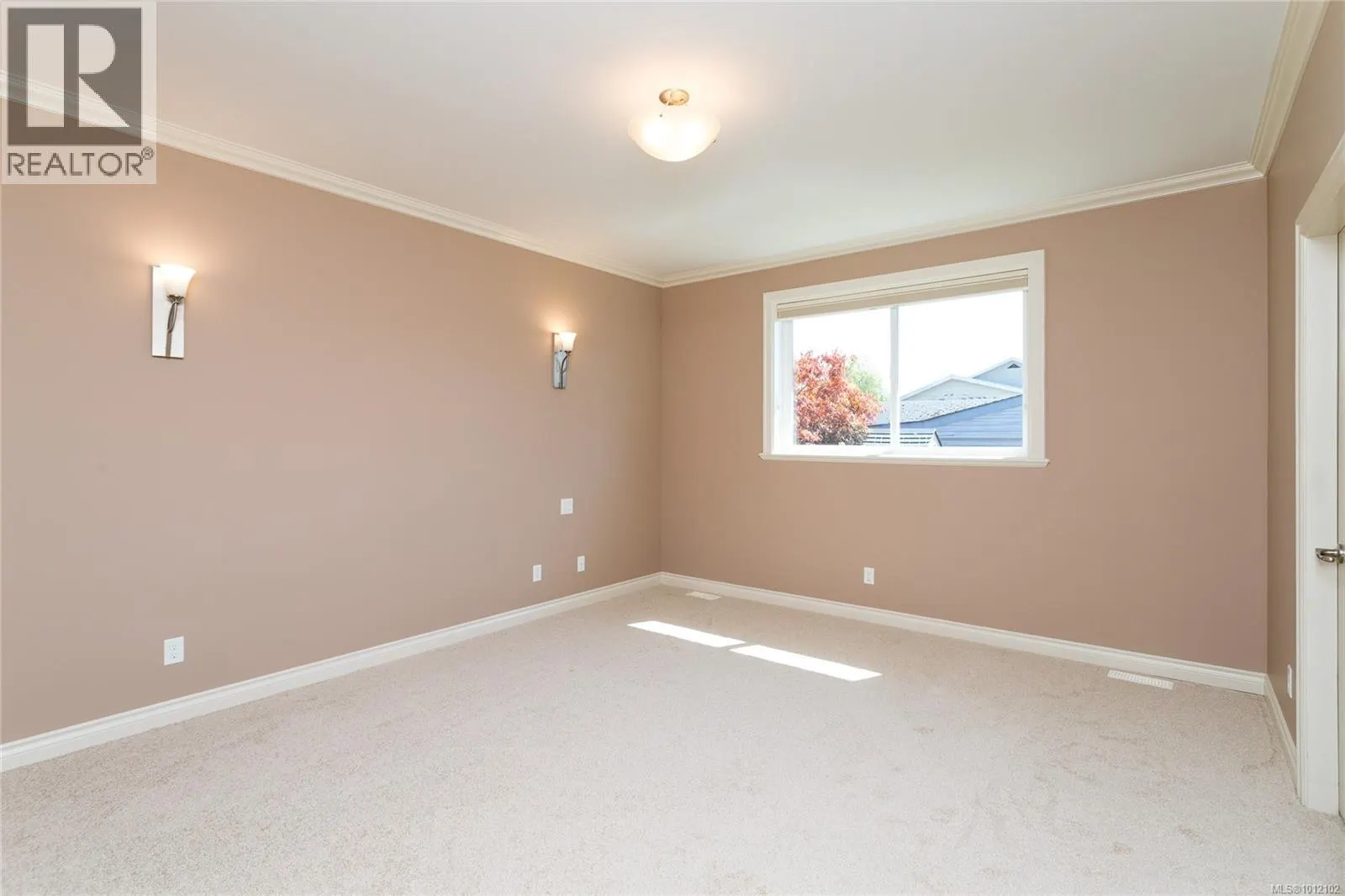 2435 Orchard Ave