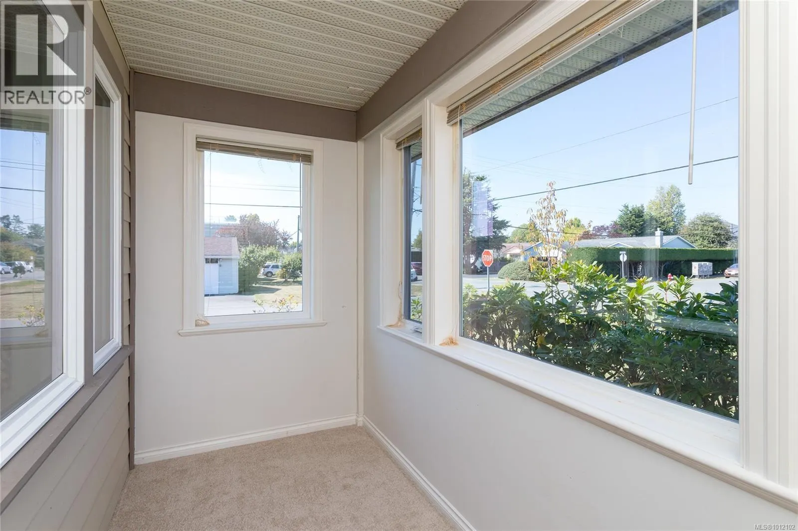 2435 Orchard Ave