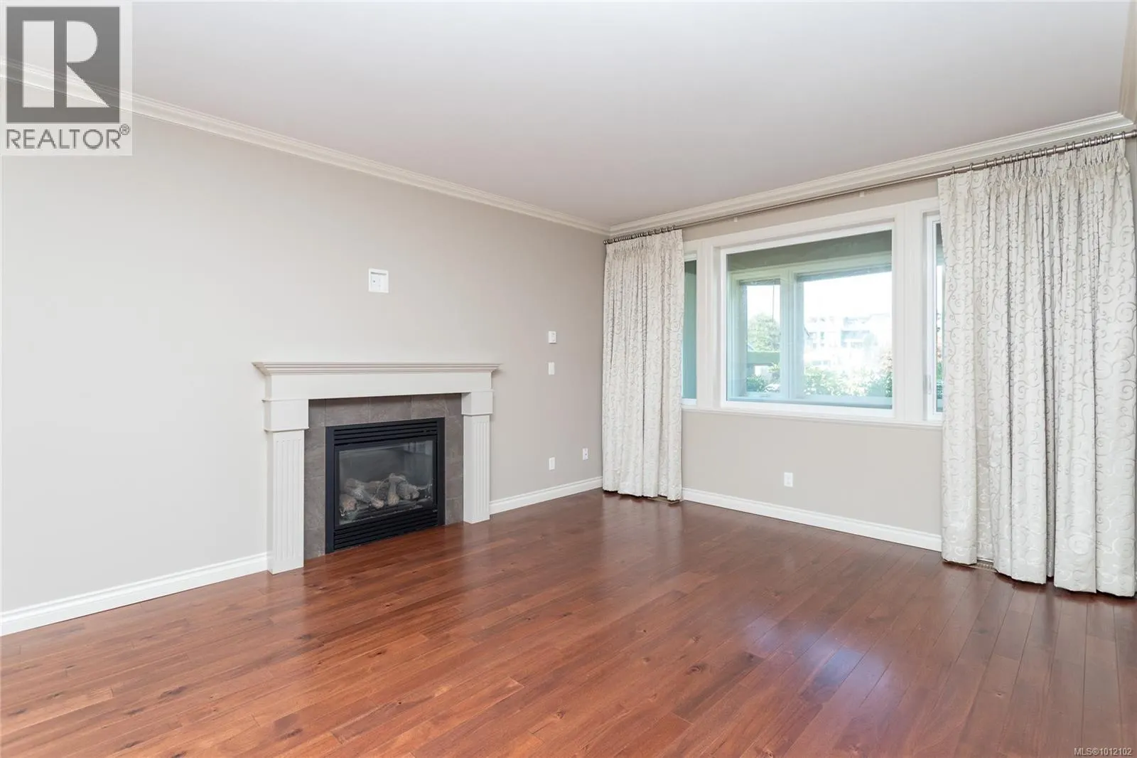 2435 Orchard Ave