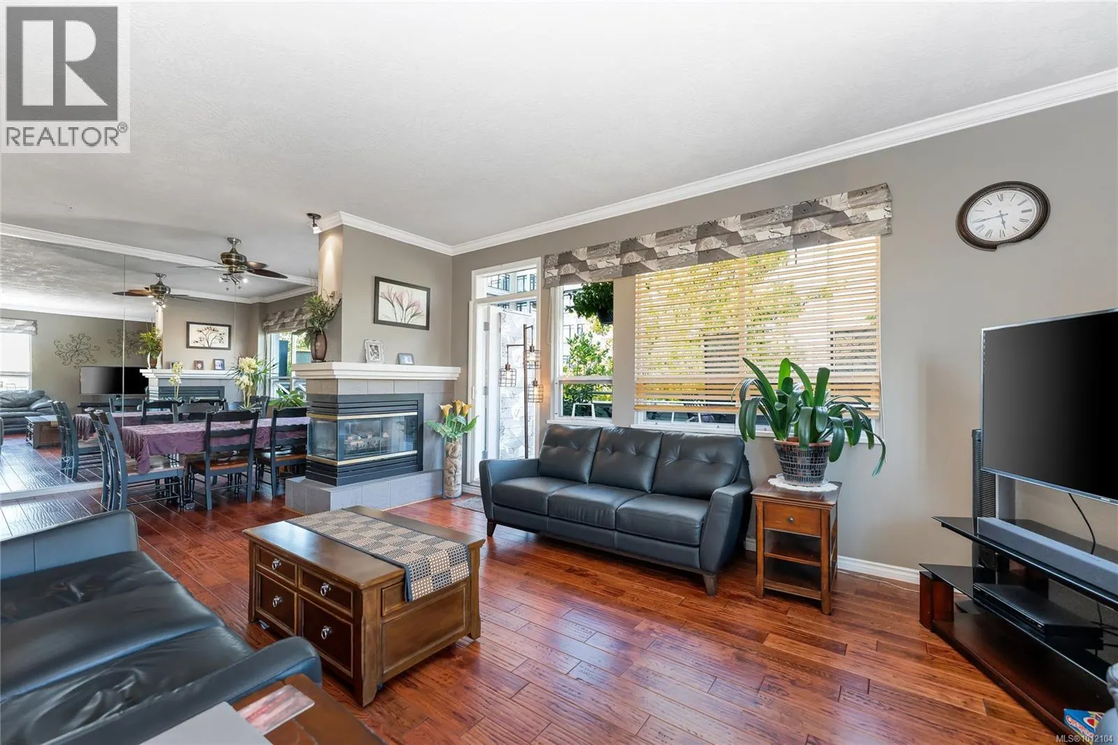 404 380 Waterfront Cres
