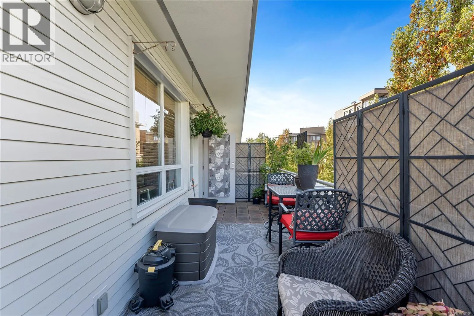 404 380 Waterfront Cres