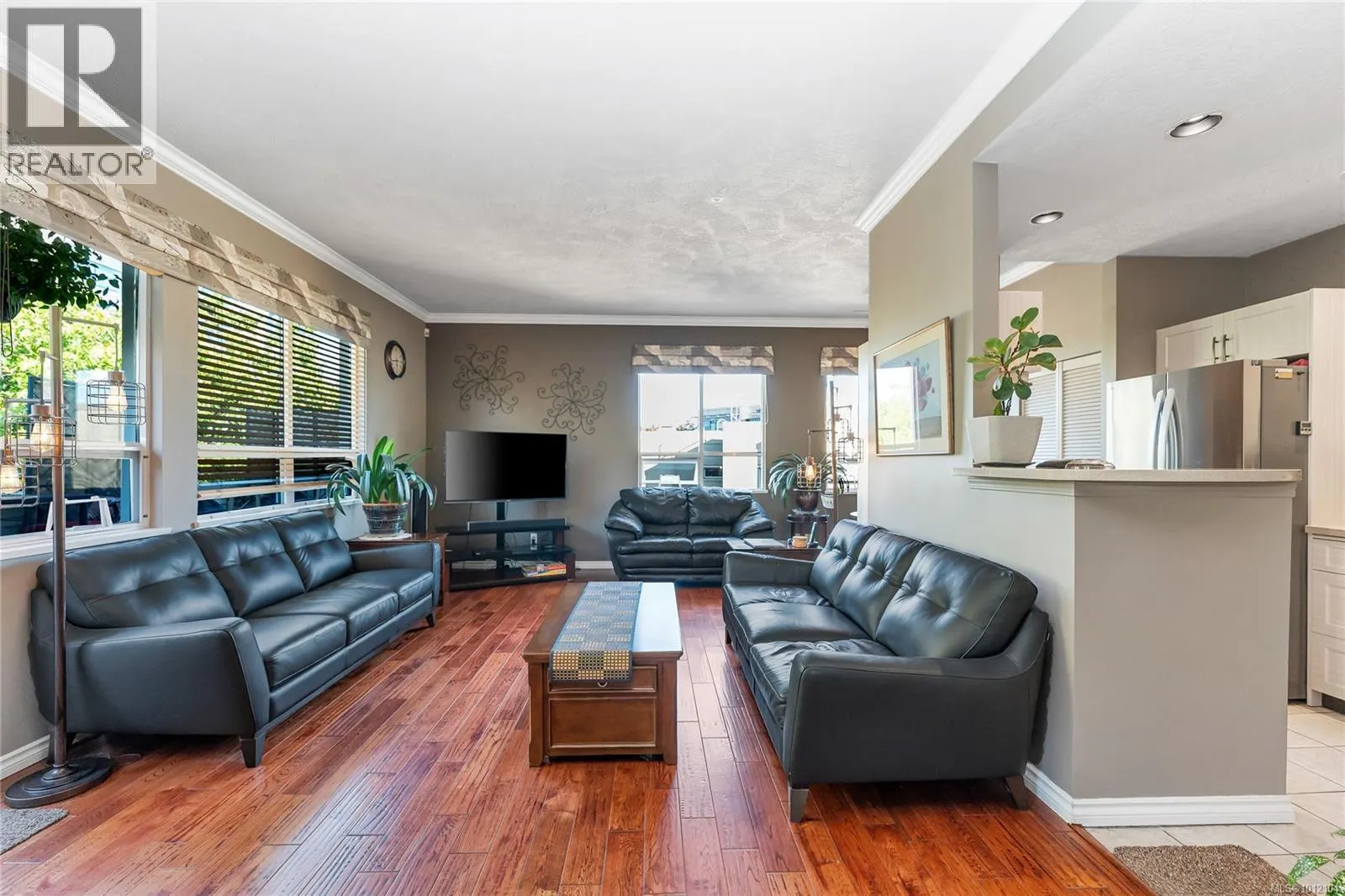 404 380 Waterfront Cres