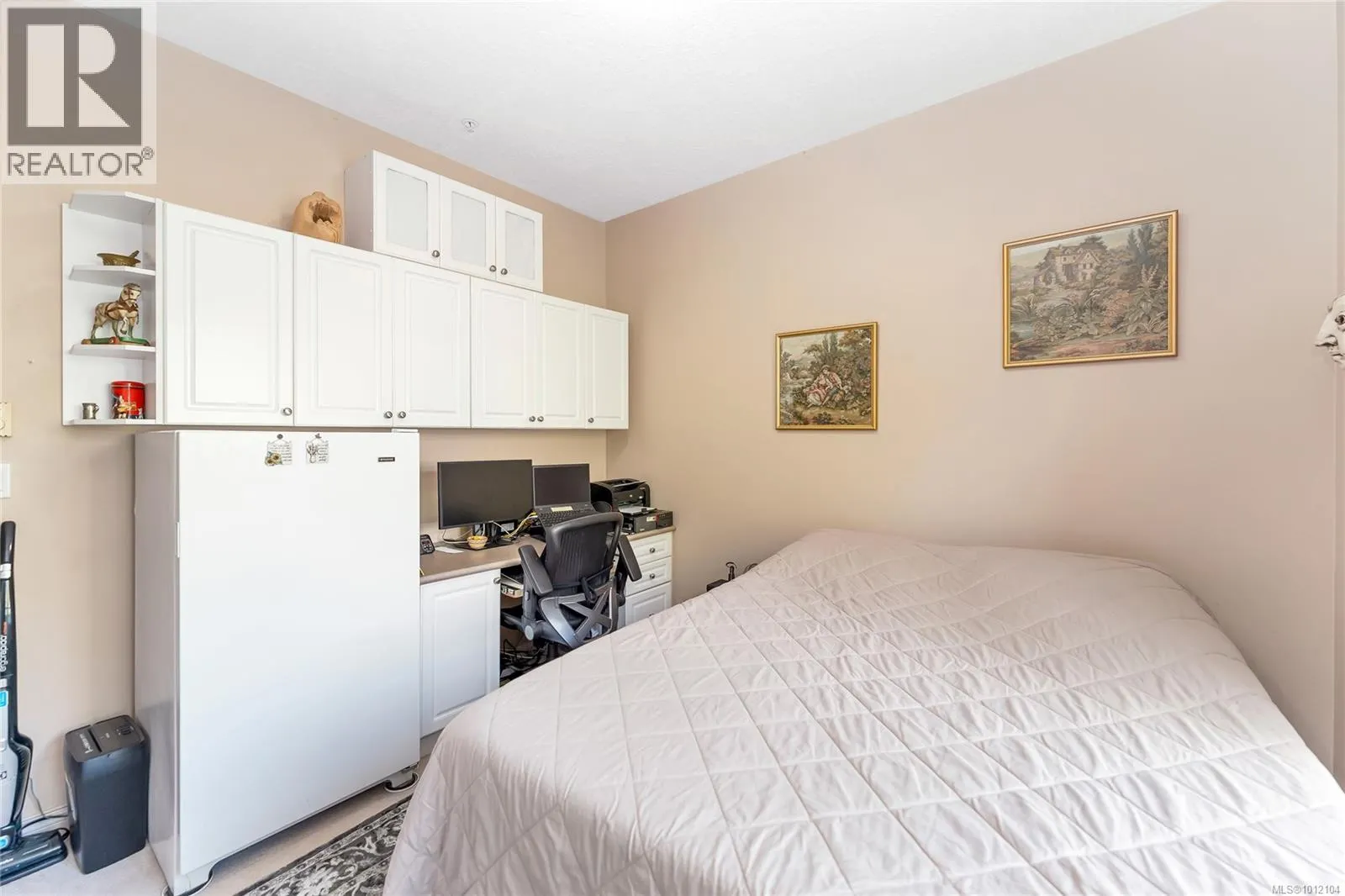 404 380 Waterfront Cres
