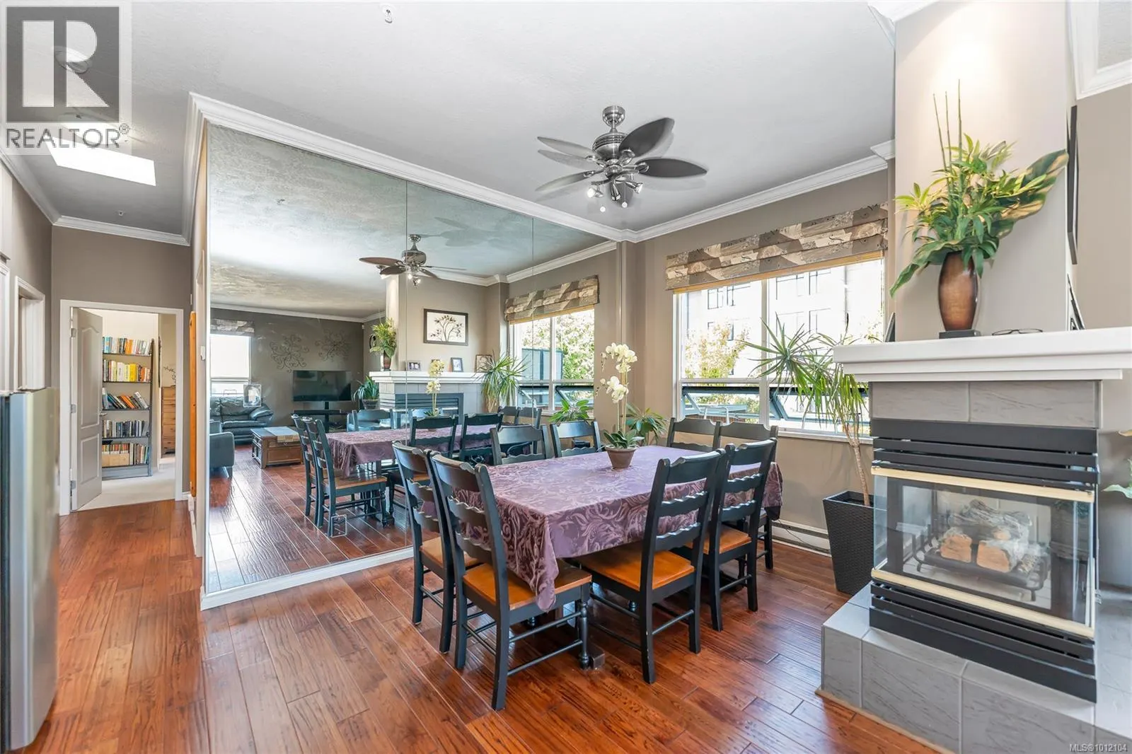 404 380 Waterfront Cres