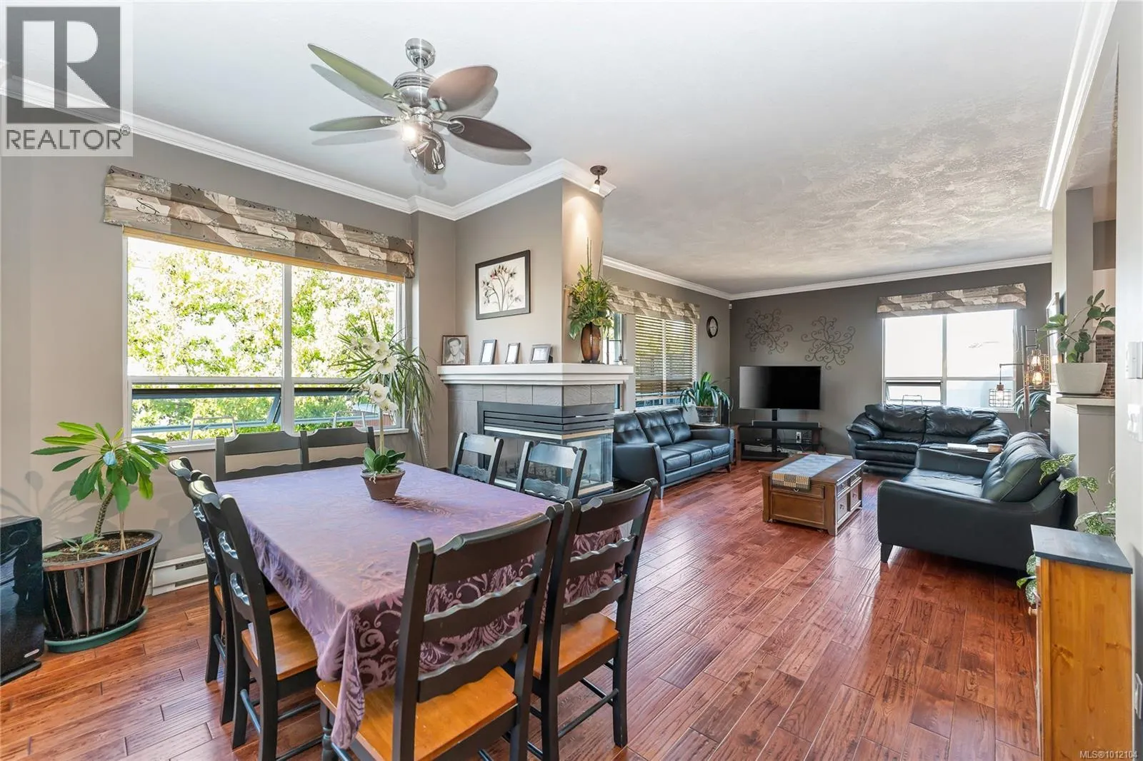 404 380 Waterfront Cres