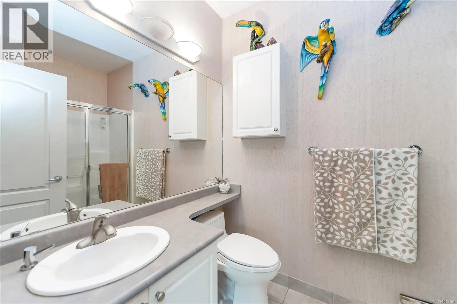 404 380 Waterfront Cres