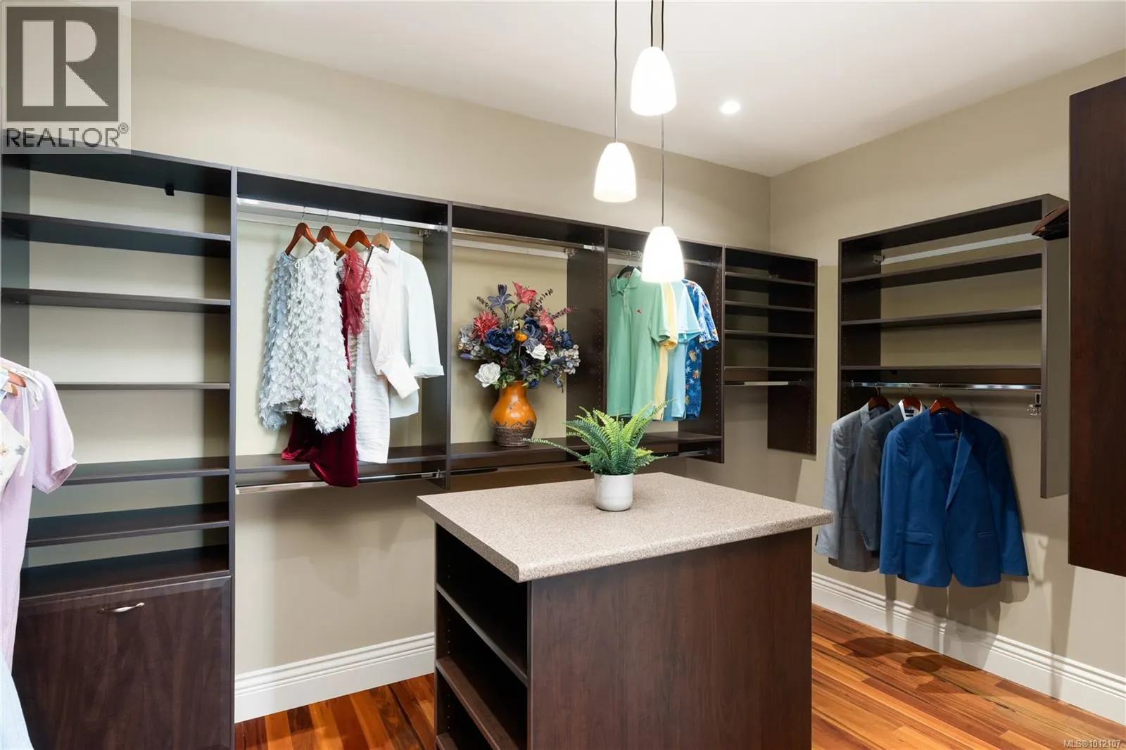 970 Seapearl Pl