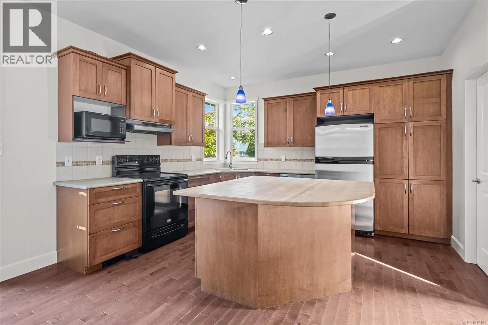 2393 Sunriver Way