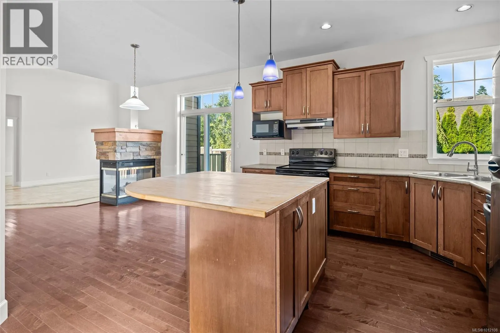 2393 Sunriver Way