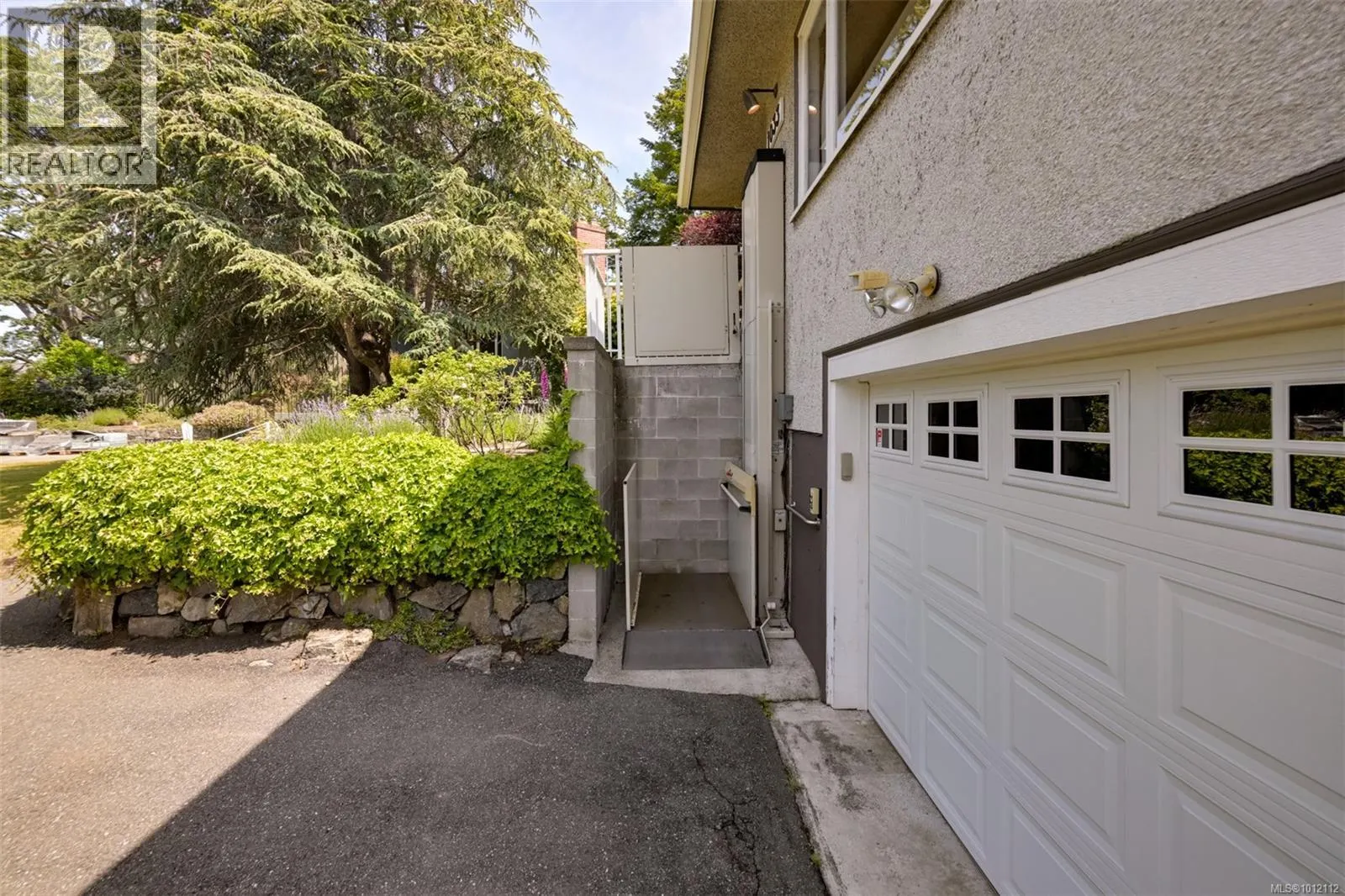 1033 Pentrelew Pl