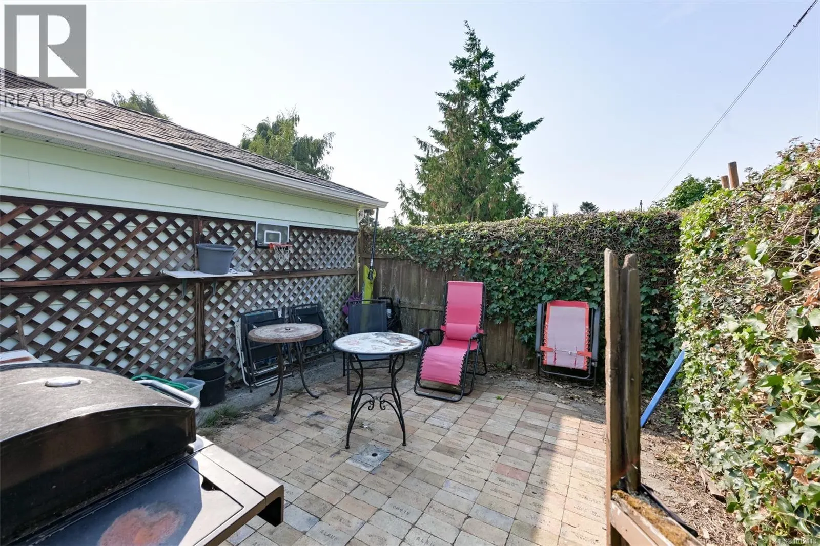 1149 Bewdley Ave