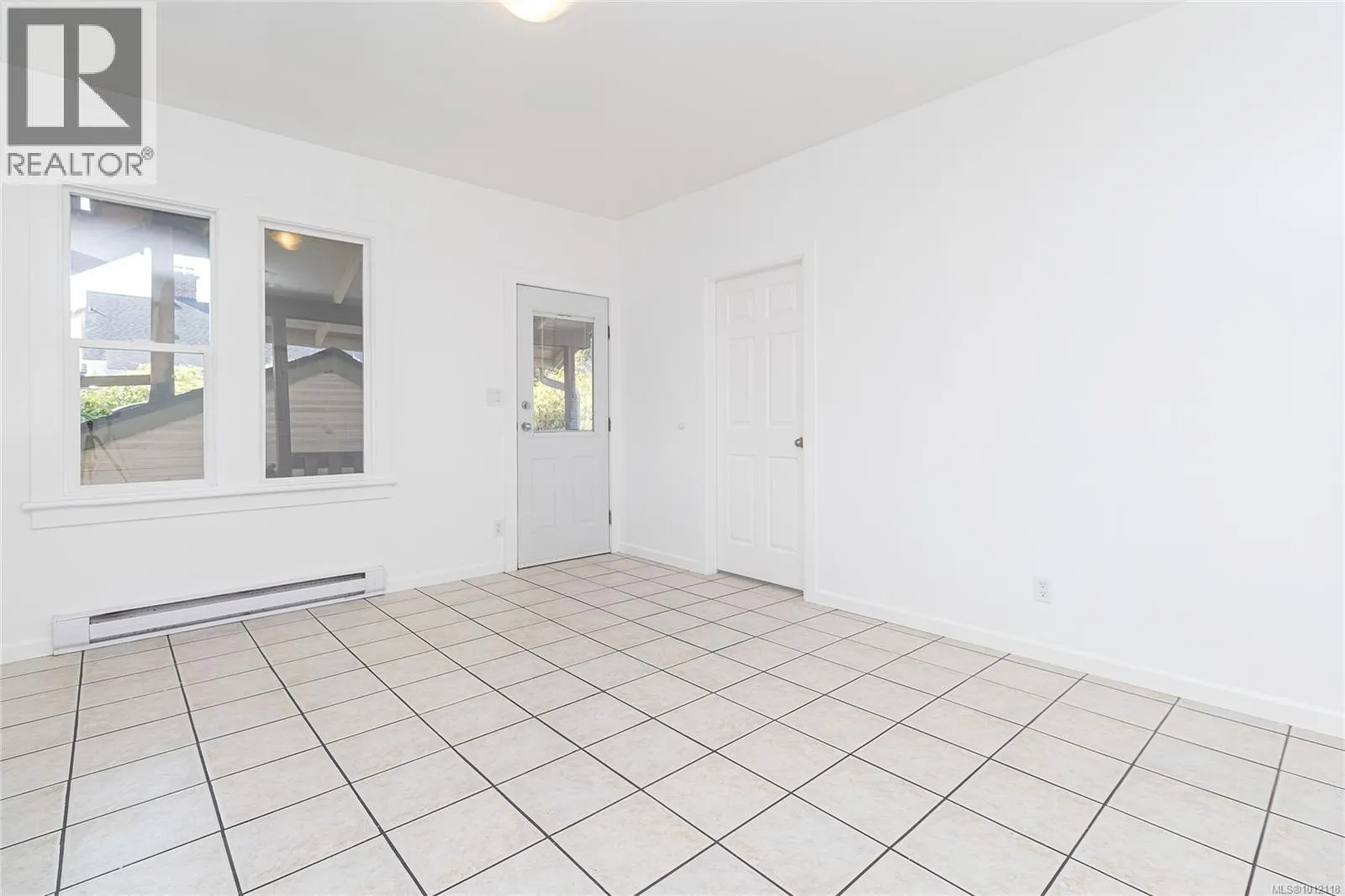 841 Viewfield Rd