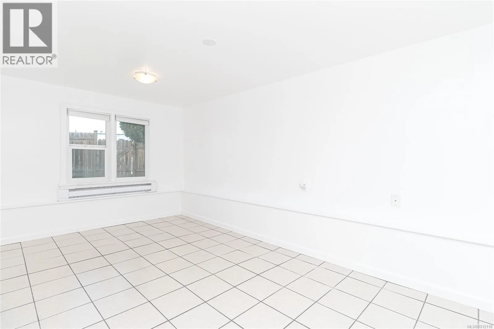 841 Viewfield Rd