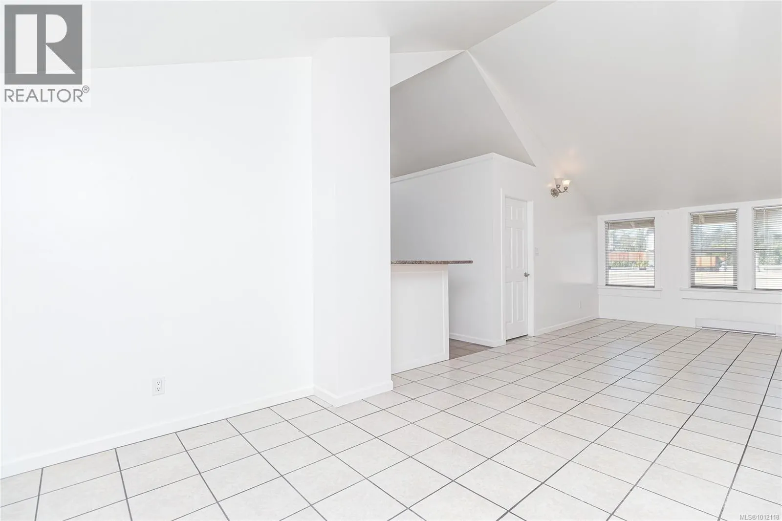 841 Viewfield Rd