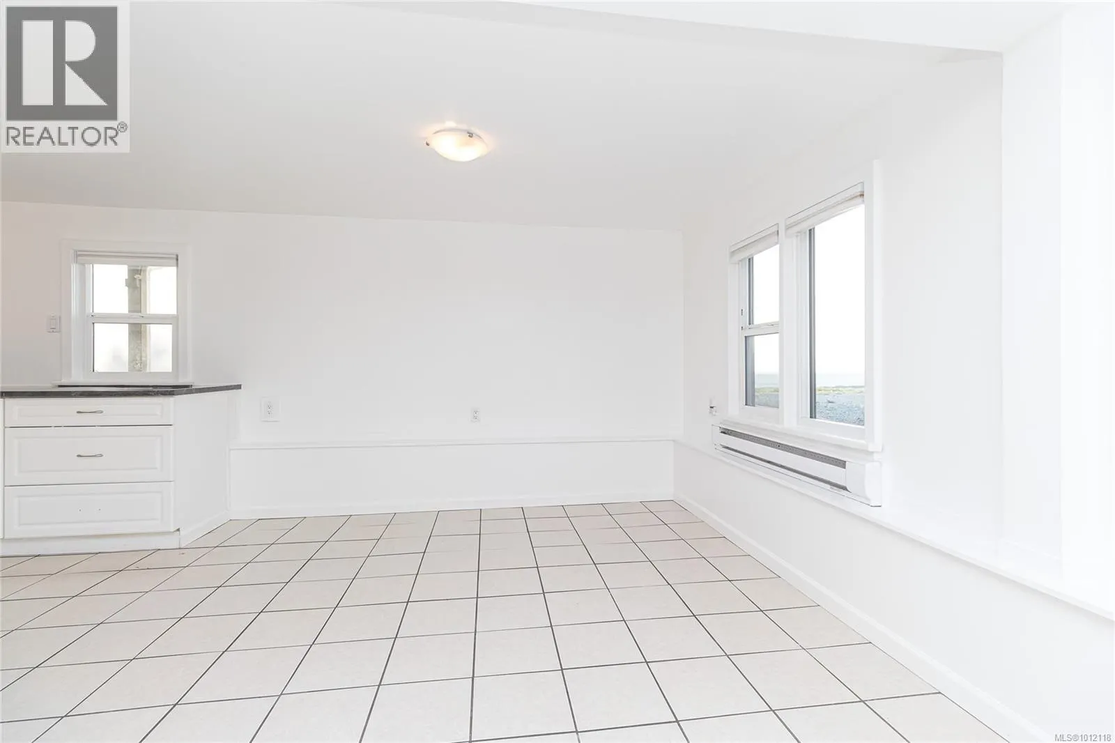 841 Viewfield Rd