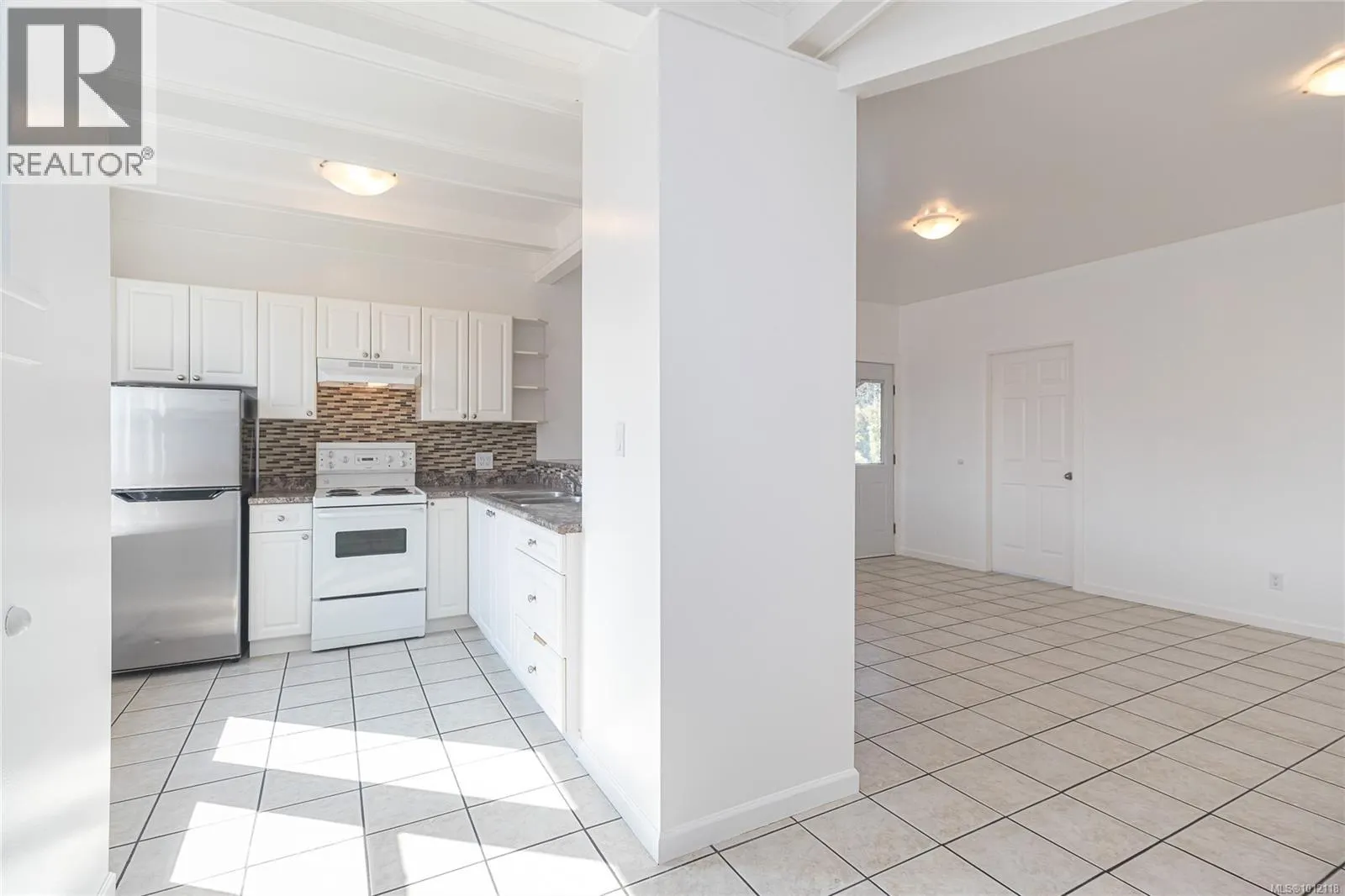 841 Viewfield Rd