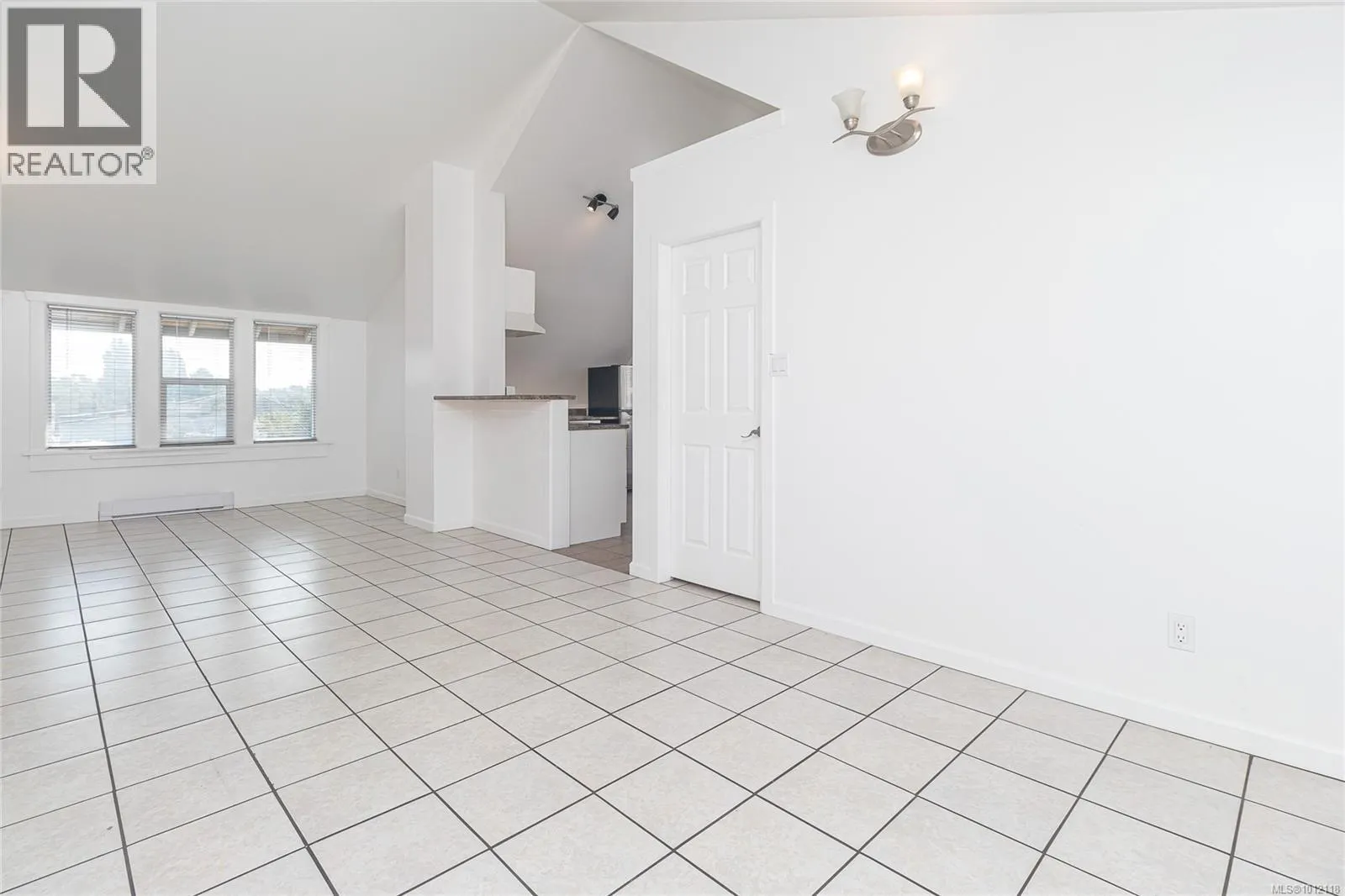 841 Viewfield Rd