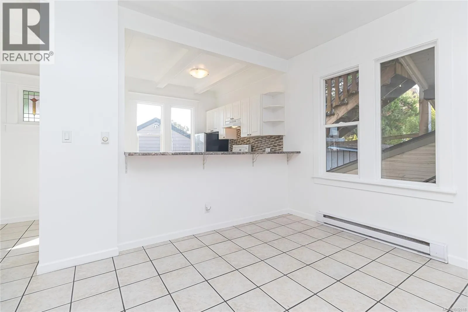 841 Viewfield Rd