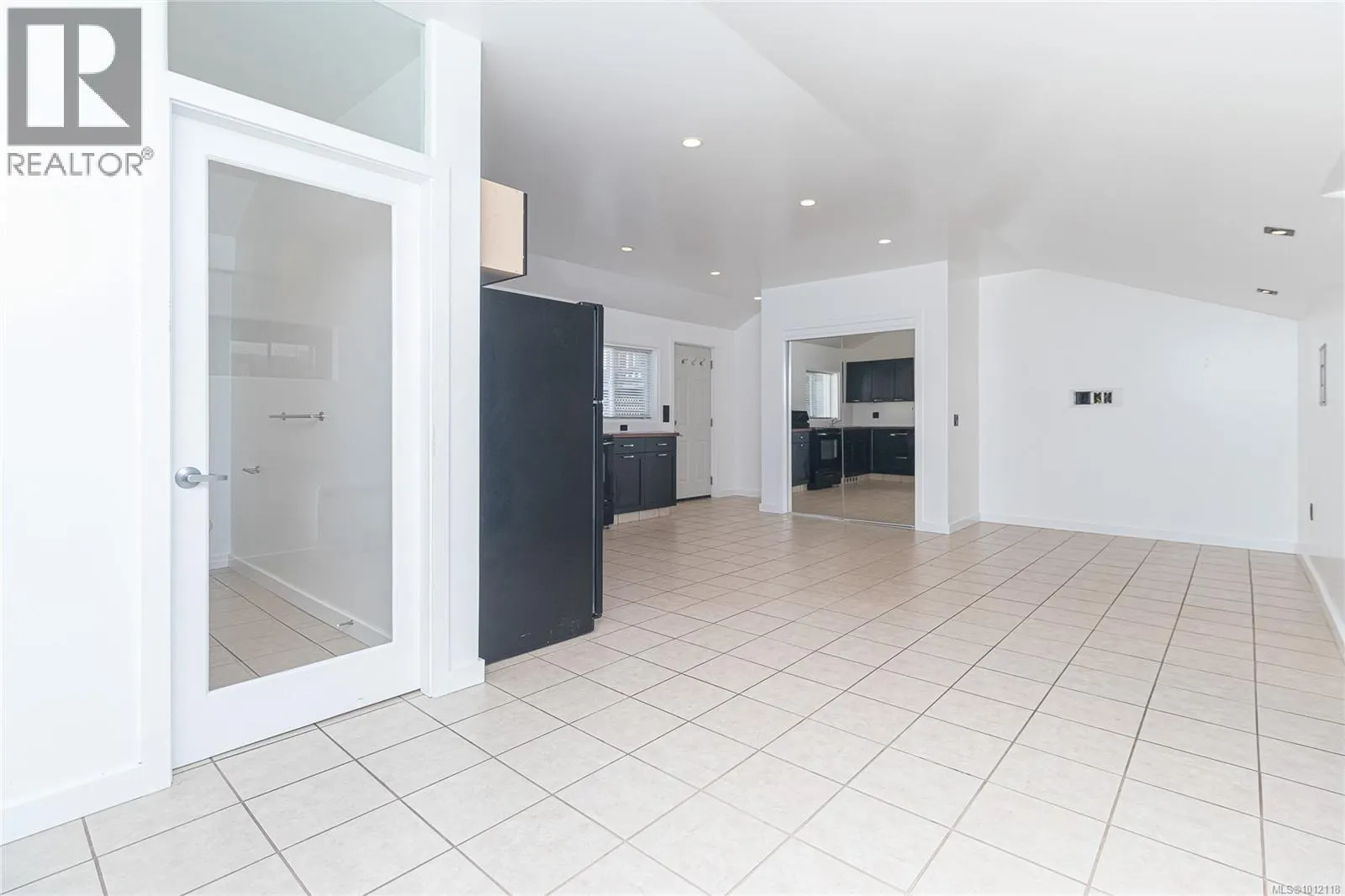 841 Viewfield Rd