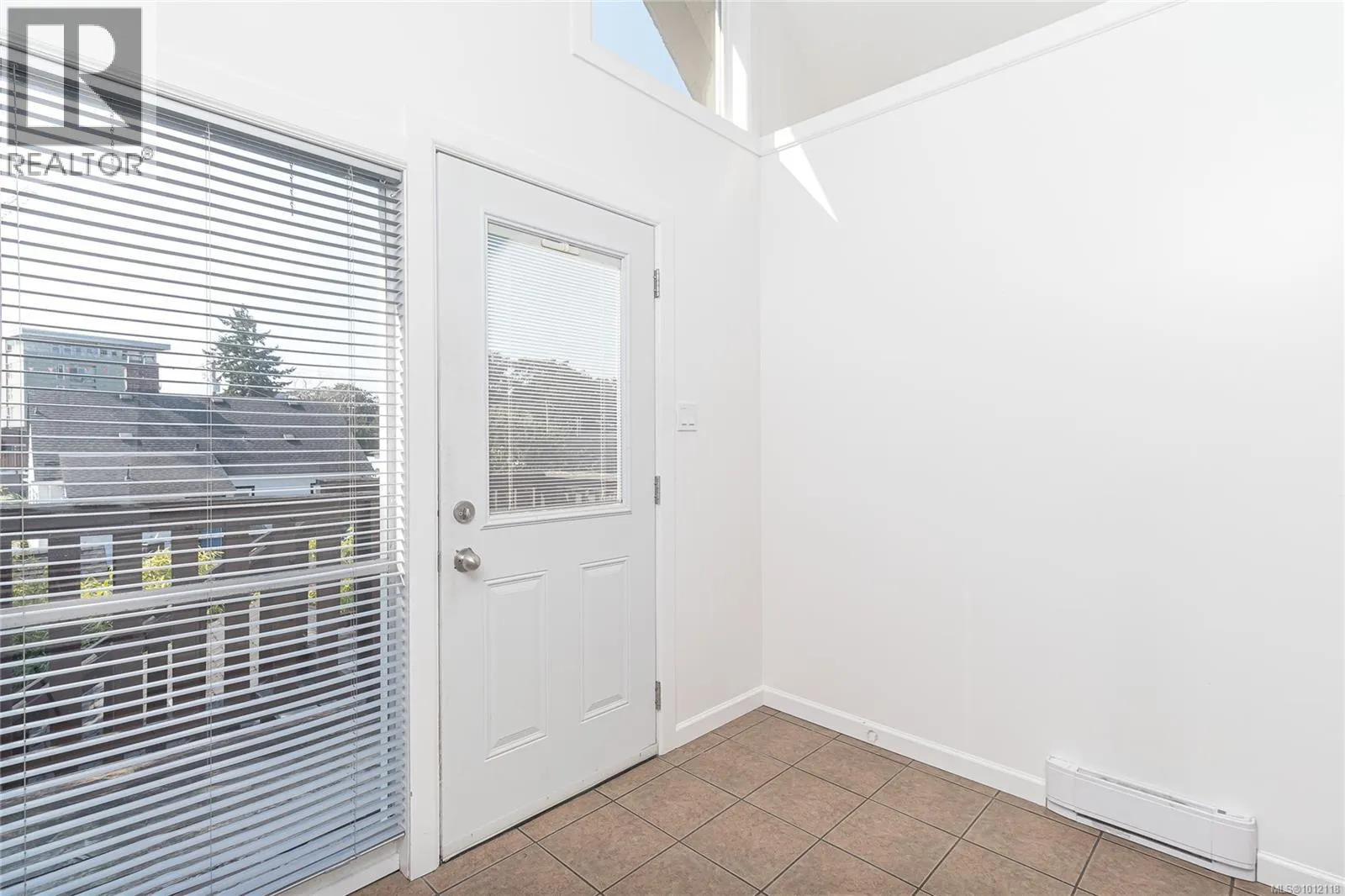 841 Viewfield Rd