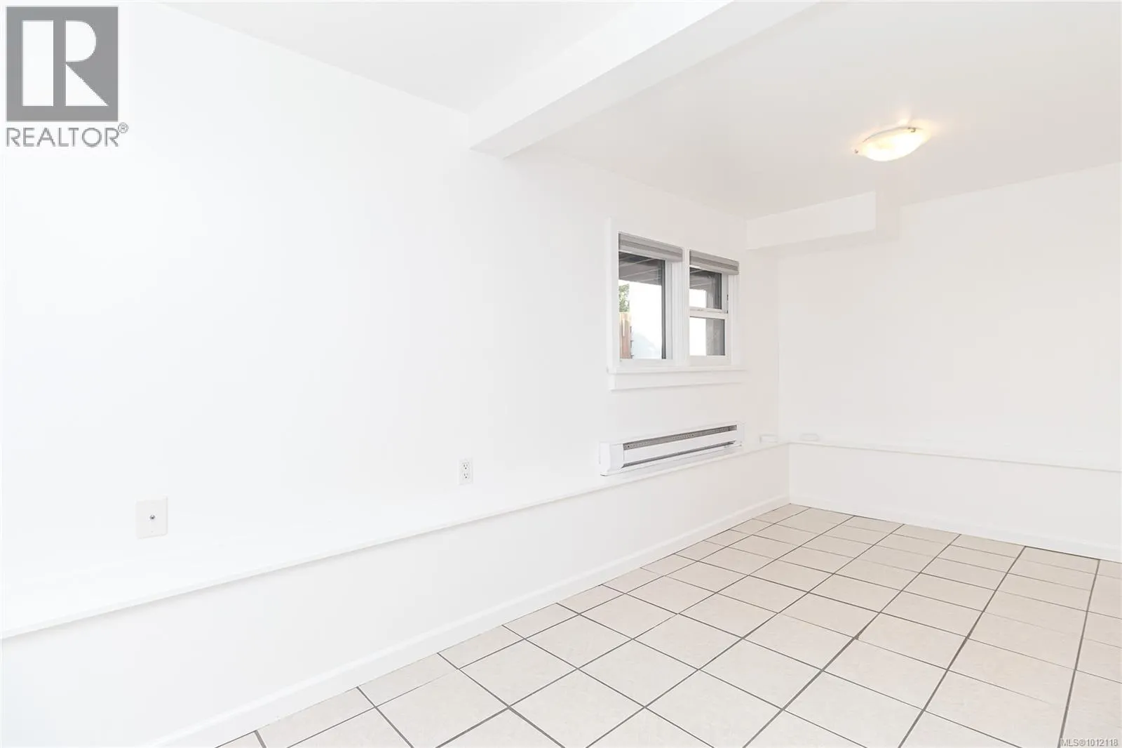 841 Viewfield Rd