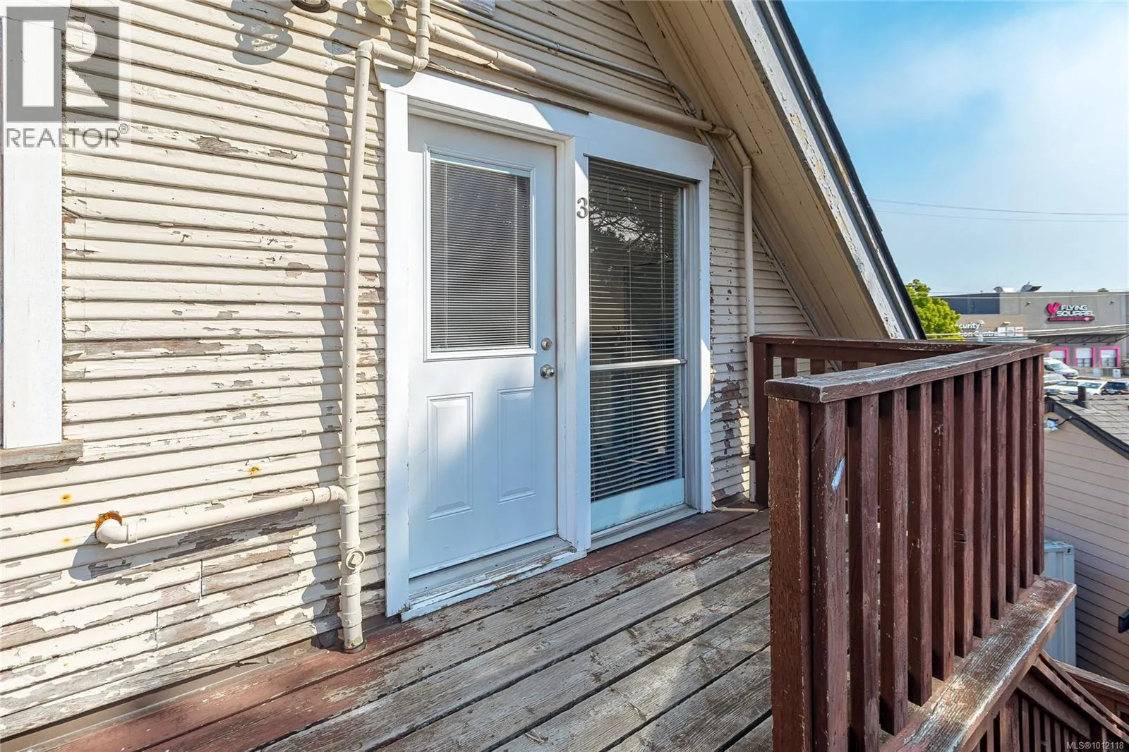 841 Viewfield Rd