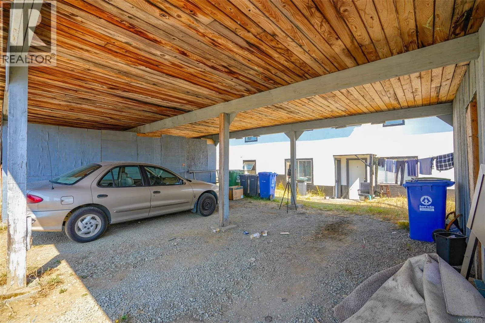 2758 Anderson Ave