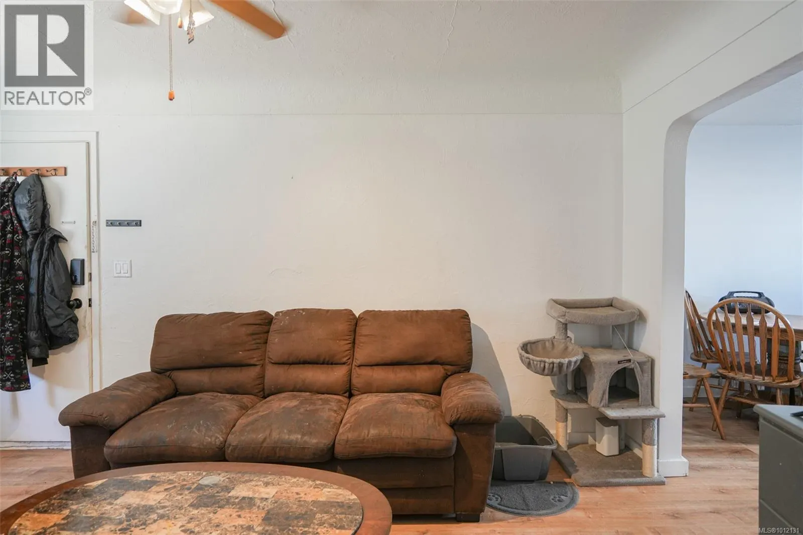 2758 Anderson Ave