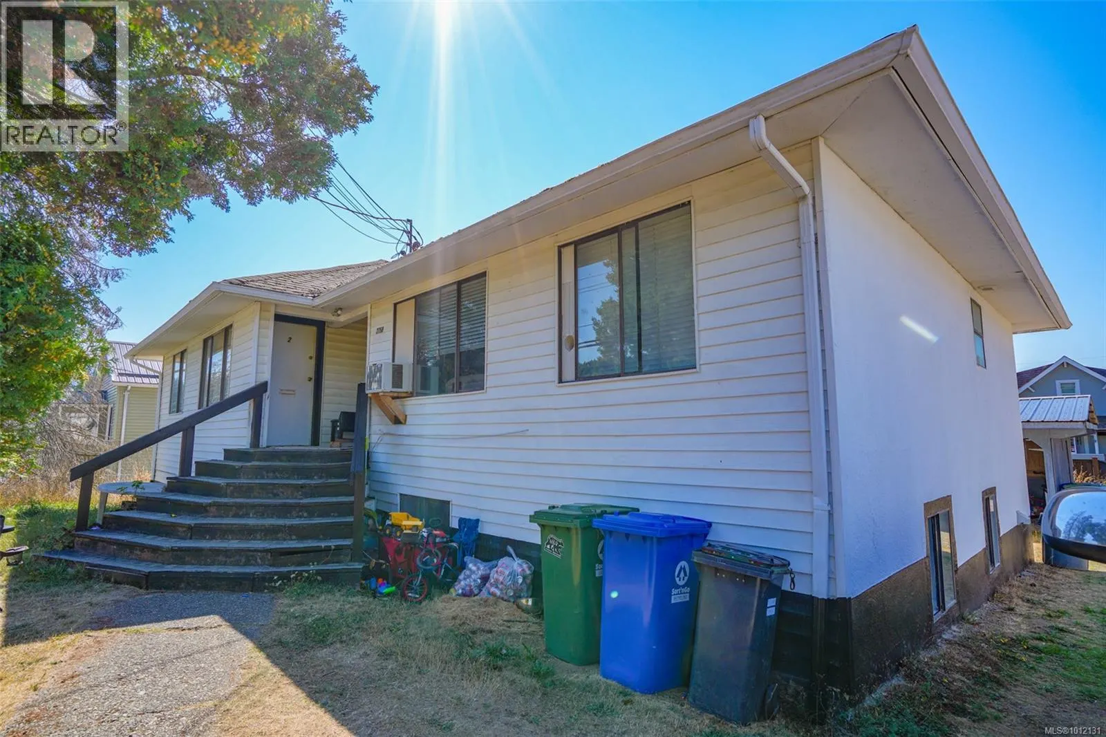 2758 Anderson Ave