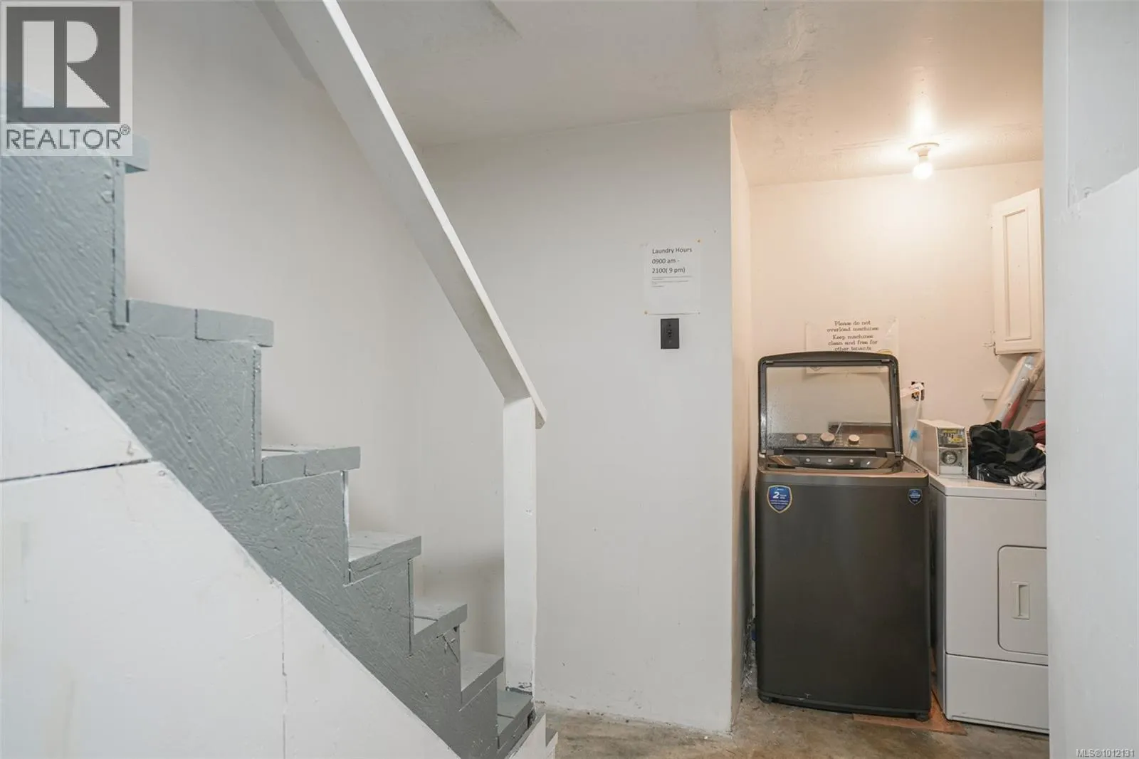 2758 Anderson Ave