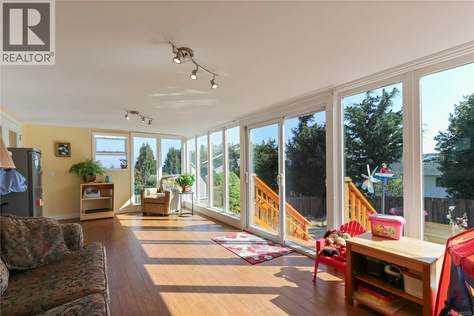6378 Invermere Rd
