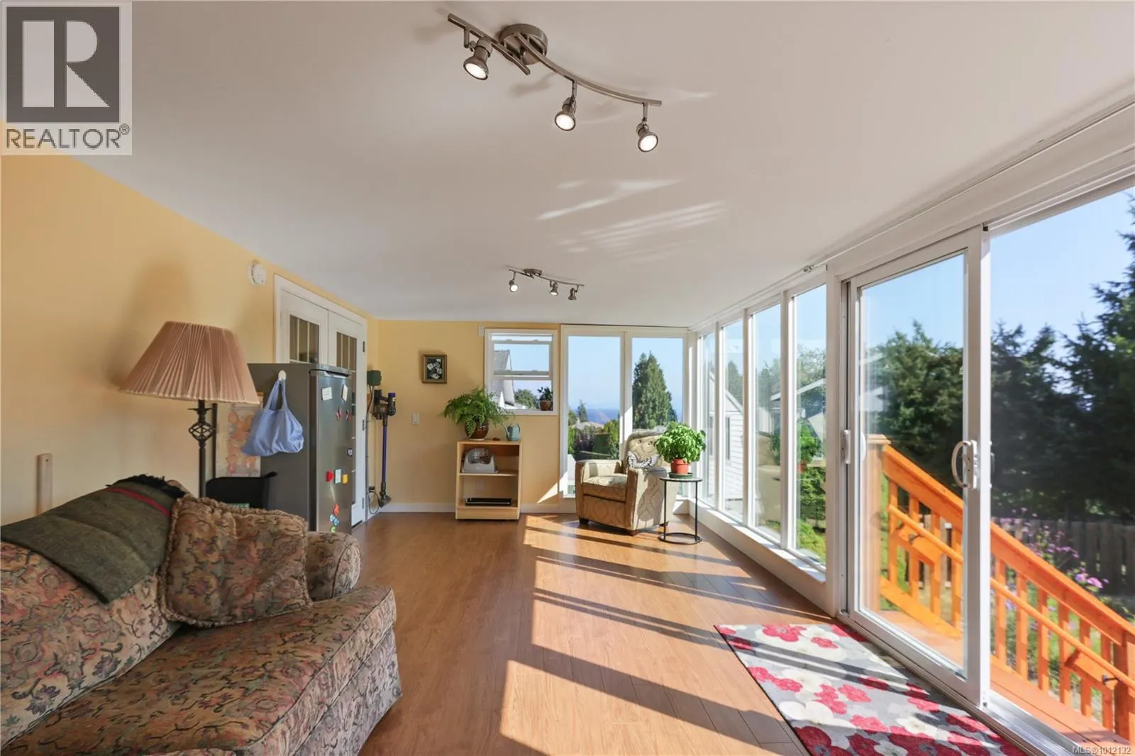6378 Invermere Rd