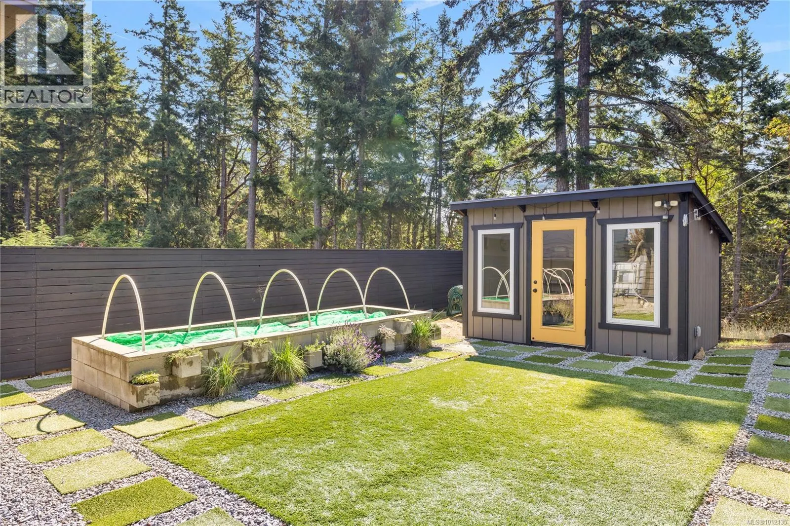 228 Crestline Terr