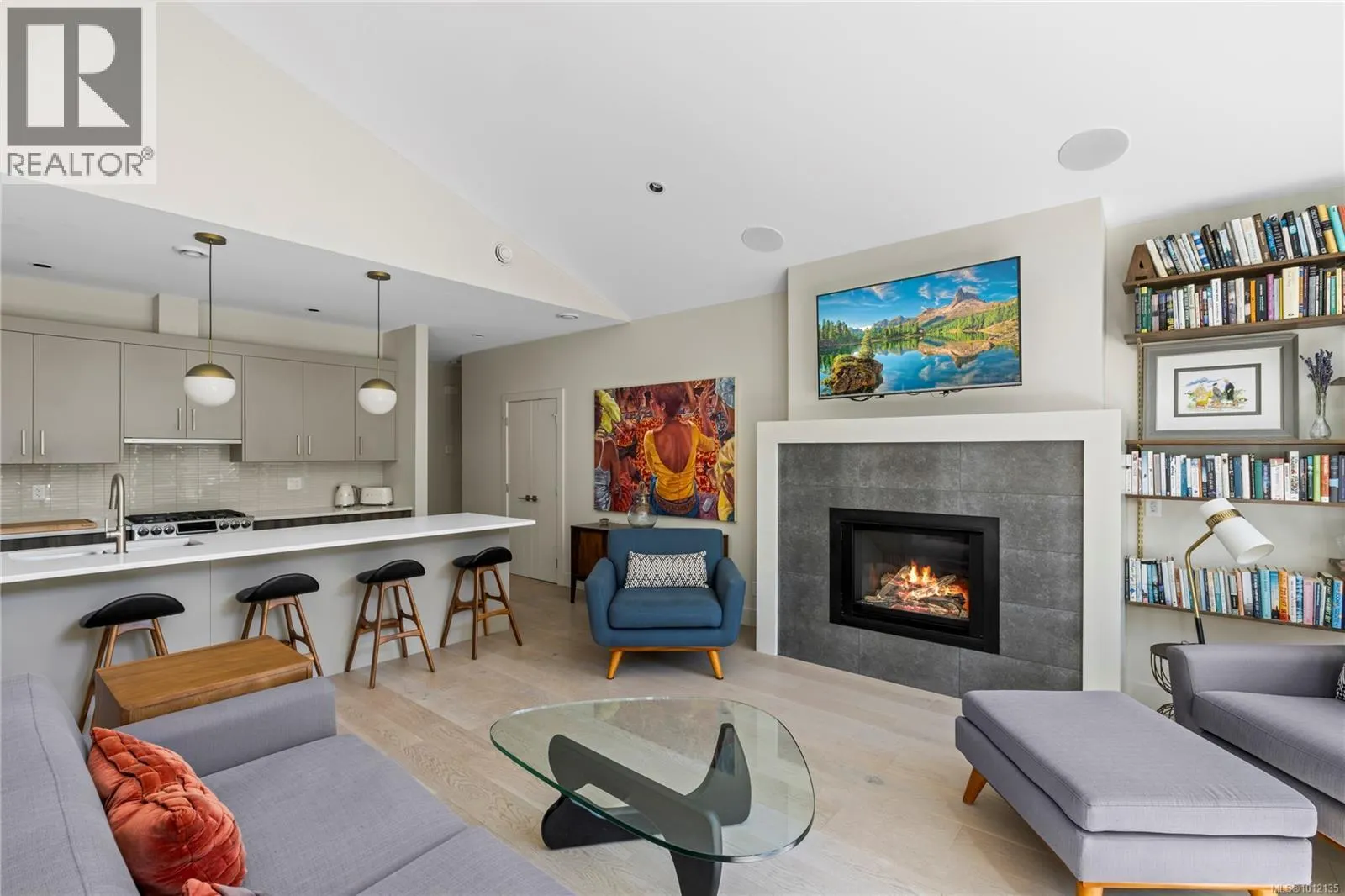 228 Crestline Terr